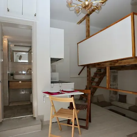 Apartment Tomas Art & Tomas Cave Split