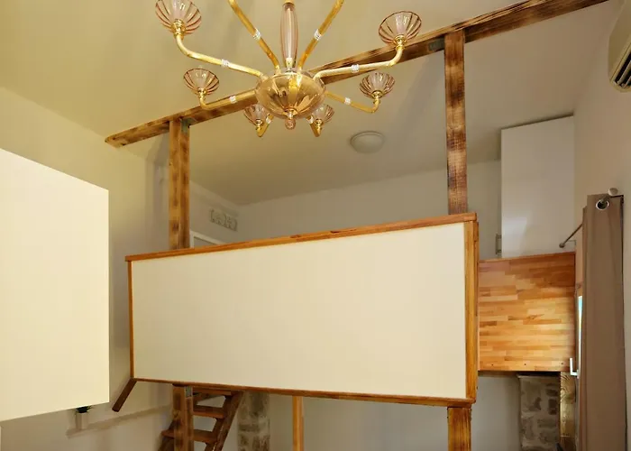 Tomas Art & Tomas Cave Apartman