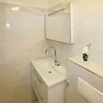 Tomas Art & Tomas Cave Apartment