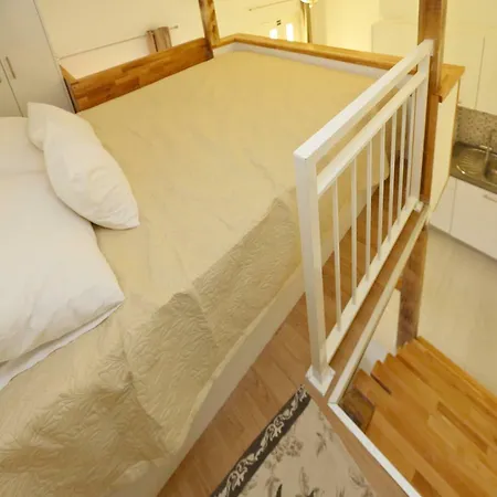 Tomas Art & Tomas Cave Apartman