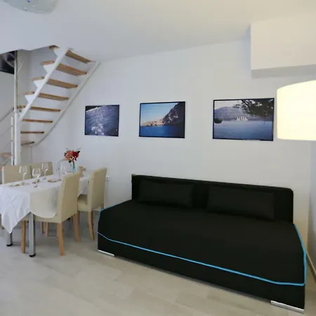 Tomas Art & Tomas Cave * Split