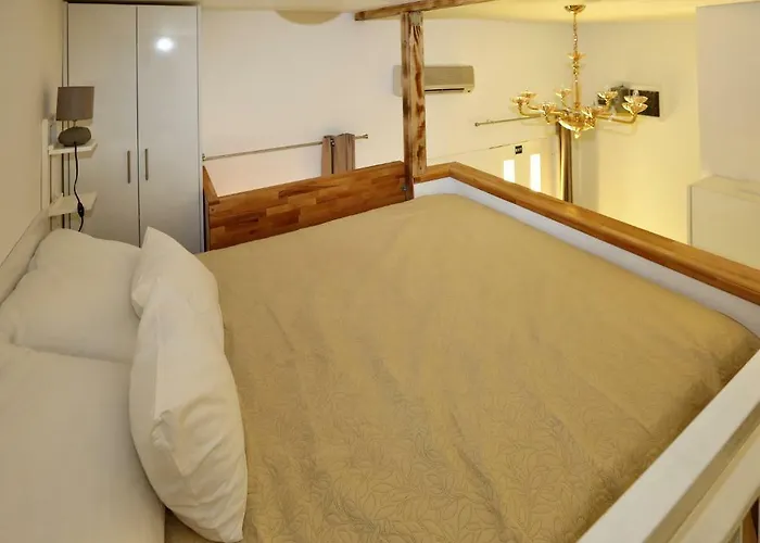 Tomas Art & Tomas Cave