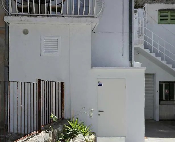 Tomas Art & Tomas Cave * Split