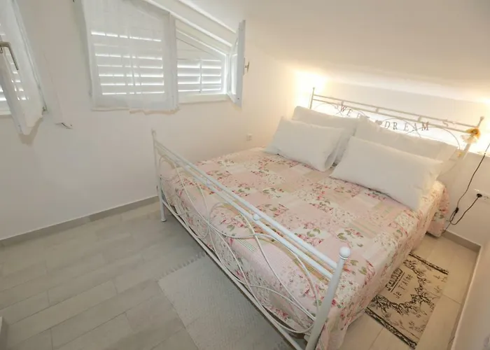 Tomas Art & Tomas Cave Сплит