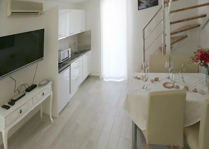 Lägenhet Tomas Art & Tomas Cave